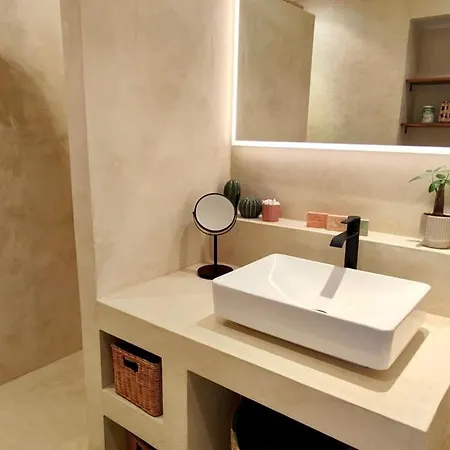 Beautiful Of 71 M2 In Saint-raphael Сен-Рафаэль