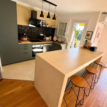 Beautiful Of 71 M2 In Saint-raphael Сен-Рафаэль