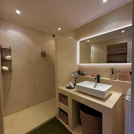 Beautiful Of 71 M2 In Saint-raphael Apartment *